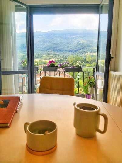 Design, authenticity, comfort, views. Ideal for visiting Navarra and the Basque Country