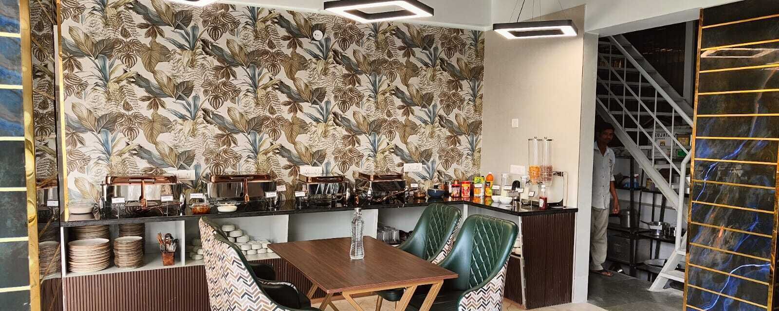 Frukostbuffé varje dag (INR 300 per person)