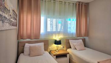 2 camere, postazione laptop, ferro/asse da stiro, Wi-Fi gratuito