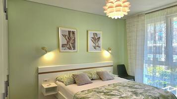 2 chambres, espace de travail pour ordinateur portable