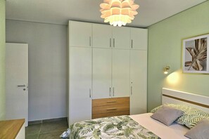 2 Schlafzimmer, laptopgeeigneter Arbeitsplatz, Bügeleisen/Bügelbrett