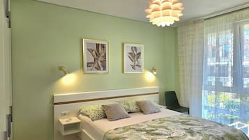 2 bedrooms, laptop workspace, iron/ironing board, free WiFi