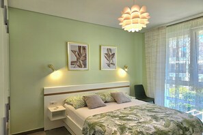 2 bedrooms, laptop workspace, iron/ironing board, free WiFi