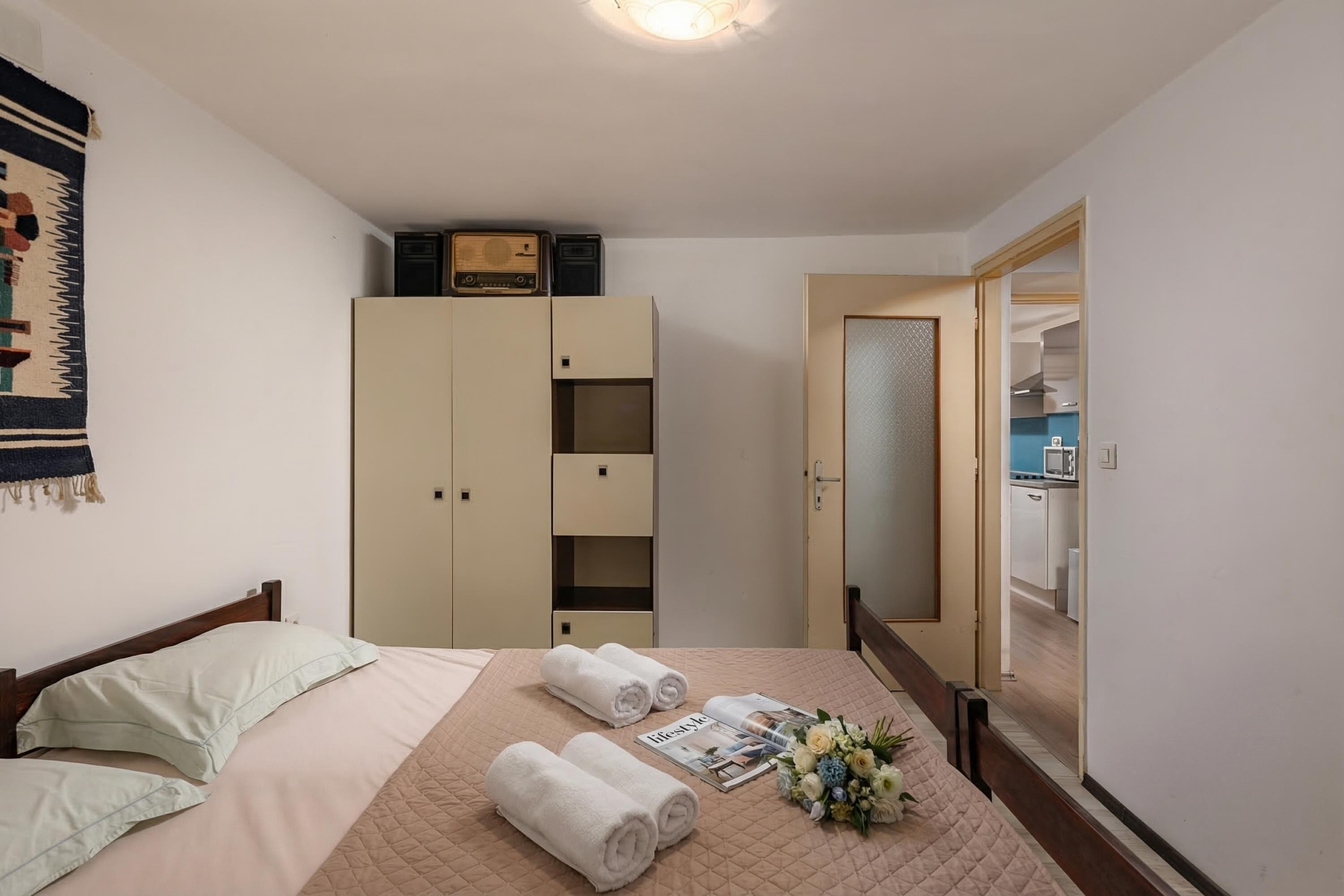 Family Apartment, Multiple Bedrooms (The Wave - Apt with Seaview and) | 1 bedroom, free WiFi, bed sheets