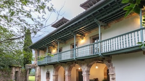 Unclassified image, 2 of 34, button - CASA LUCA DE TENA (Valle de Cabuerniga)