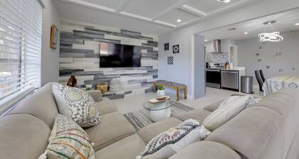 3 Mi to Beach & Boardwalk: Hollywood Spa House