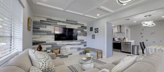 3 Mi to Beach & Boardwalk: Hollywood Spa House