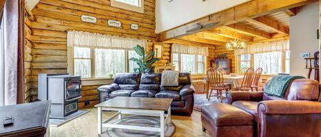 House (3 Bedrooms) | Interior