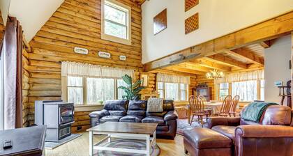 3 Mi to Umass Amherst: Peaceful New England Cabin