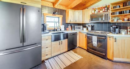 Canoe, Grill & Relax: Bo's Hideaway on Leland Pond