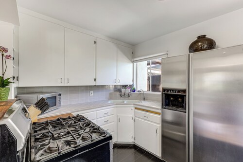 Walk to Ocean: Beachgoer's Studio in Montecito