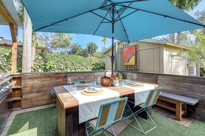 Interior - Walk to Ocean: Beachgoer's Studio in Montecito (Santa Barbara)