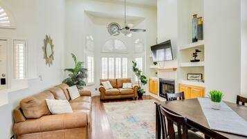 House (4 Bedrooms) | Interior