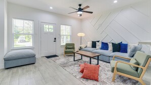 Apartment (3 Bedrooms) | Interior - 6 Mi to Dtwn Houston: Family-friendly Home w/ Yard (Houston)