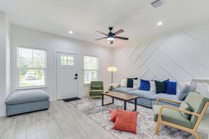 Apartment (3 Bedrooms) | Interior - 6 Mi to Dtwn Houston: Family-friendly Home w/ Yard (Houston)