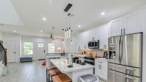Apartment (3 Bedrooms) | Interior - 6 Mi to Dtwn Houston: Family-friendly Home w/ Yard (Houston)