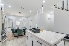 Apartment (3 Bedrooms) | Interior - 6 Mi to Dtwn Houston: Family-friendly Home w/ Yard (Houston)