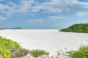 Interior - Beachfront Marco Island Condo w/ Stunning Views (Marco Island)