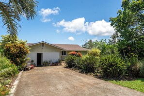 House (3 Bedrooms) | Interior - 2 Mi to Road to Hana: Spacious Haiku Home! (Haiku)