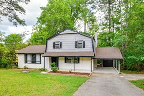 Interior - 2 Mi to Dtwn: Spacious Home in Cary w/ Deck (Cary)