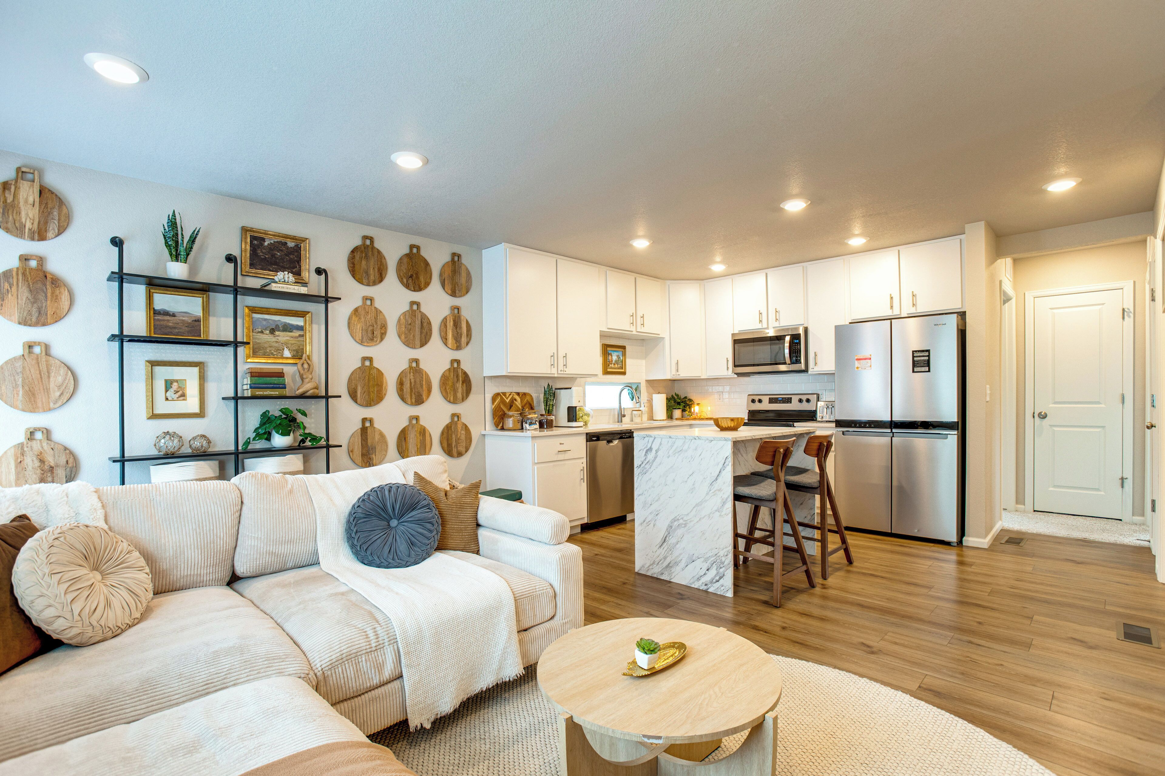 House (4 Bedrooms) | Interior