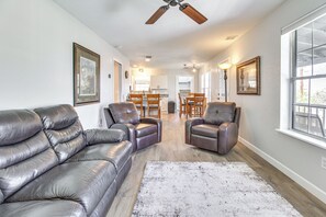 Interior - Walk to Dtwn Show Low: Townhome w/ Balcony (Show Low)