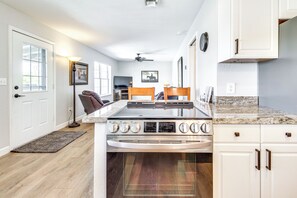 Apartment (2 Bedrooms) | Interior - Walk to Dtwn Show Low: Townhome w/ Balcony (Show Low)