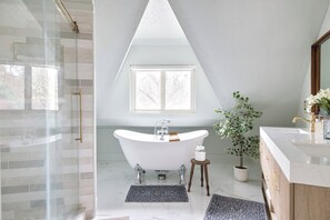 Cottage (4 Bedrooms) | Interior