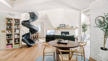 Cottage (4 Bedrooms) | Interior