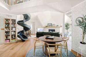 Cottage (4 Bedrooms) | Interior