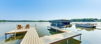 Furnished Deck w/ Views: Mukwonago Lake House!