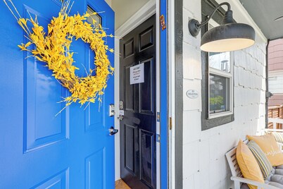 Walk to Empower Field & Sloan Lake: Charming Apt!