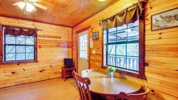 Apartment (0 Bedroom) | Interior