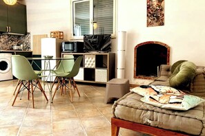 Villa, 2 Bedrooms, Smoking, Terrace | Living area