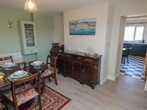 Dining - Chapel Hill House (Pembroke)