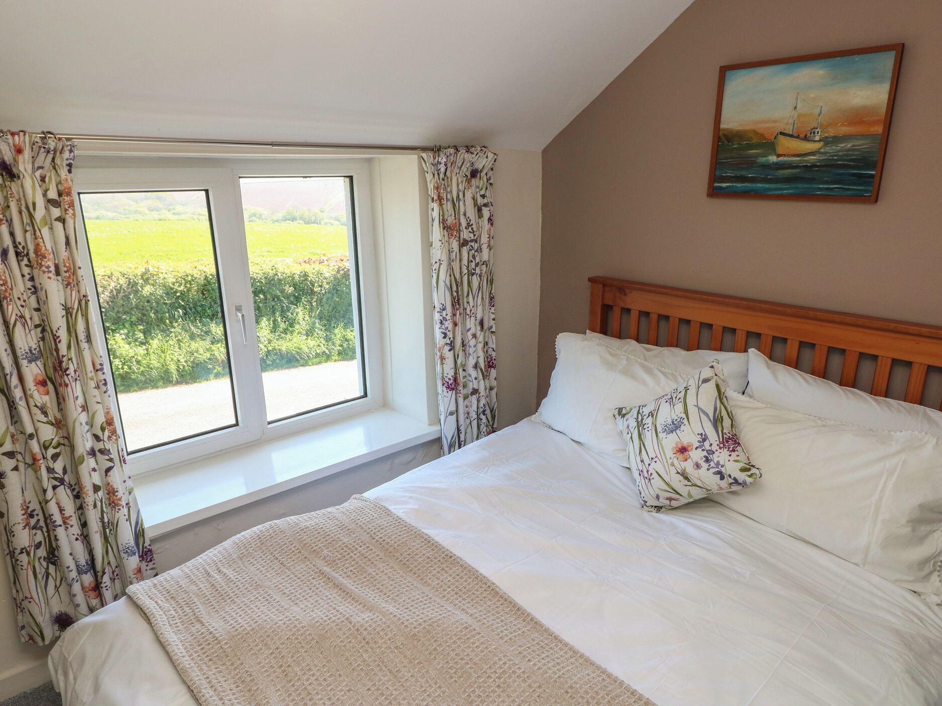 3 bedrooms, individually decorated, individually furnished, free WiFi