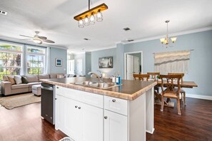 House | 3 bedrooms, Internet - Heated Pool Beach Patio Lounge Near Downtown (St. Augustine)