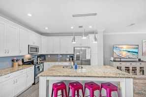 3 bedrooms, Internet - Canal Home Dock BBQ Walk to Beach Fishing (St. Augustine)