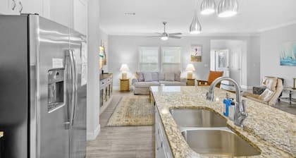 Canal Home Dock BBQ Walk to Beach Fishing