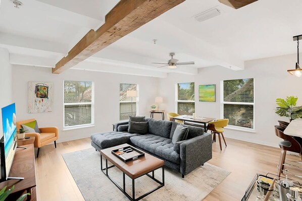 Apartment | 2 bedrooms, Internet - 2 Steps to Ice Plant Apt in Downtown St Aug (St. Augustine)