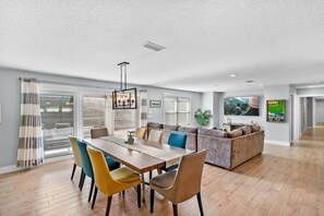 ハウス | 6 室のベッドルーム、インターネットアクセス