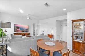 Apartment | 1 bedroom, Internet - Free Parking Big Patio Next to Restaurants Bars (St. Augustine)