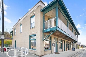 Exterior - Free Parking Big Patio Next to Restaurants Bars (St. Augustine)
