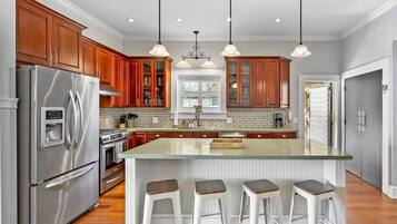 3 bedrooms, Internet