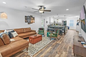 Ferienhaus | 4 Schlafzimmer, Schreibtisch, Internetzugang