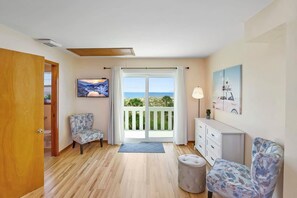 House | 2 bedrooms, Internet - Oceanfront in St Aug Beach Patio BBQ Smart TVs (St. Augustine)