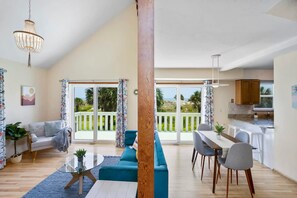 House | 2 bedrooms, Internet - Oceanfront in St Aug Beach Patio BBQ Smart TVs (St. Augustine)