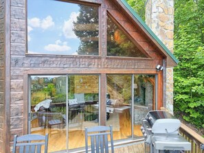 House | 3 bedrooms, Internet - Hot Tub 3 Fireplaces Mountain Views Game Room (Blue Ridge)