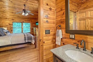House | 3 bedrooms, Internet - Hot Tub 3 Fireplaces Mountain Views Game Room (Blue Ridge)