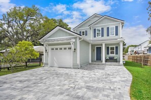 House | Internet